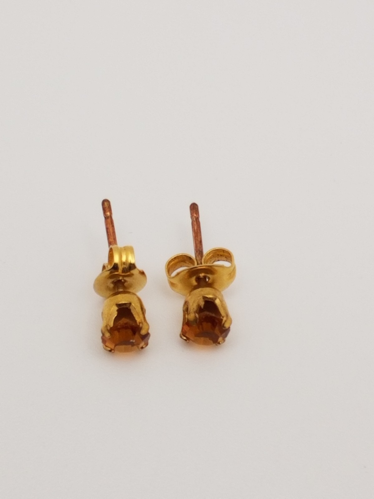 Vintage Gold Tone Stud/ Post Style Earrings Faux Topaz? Amber Glass Jewel 4mm