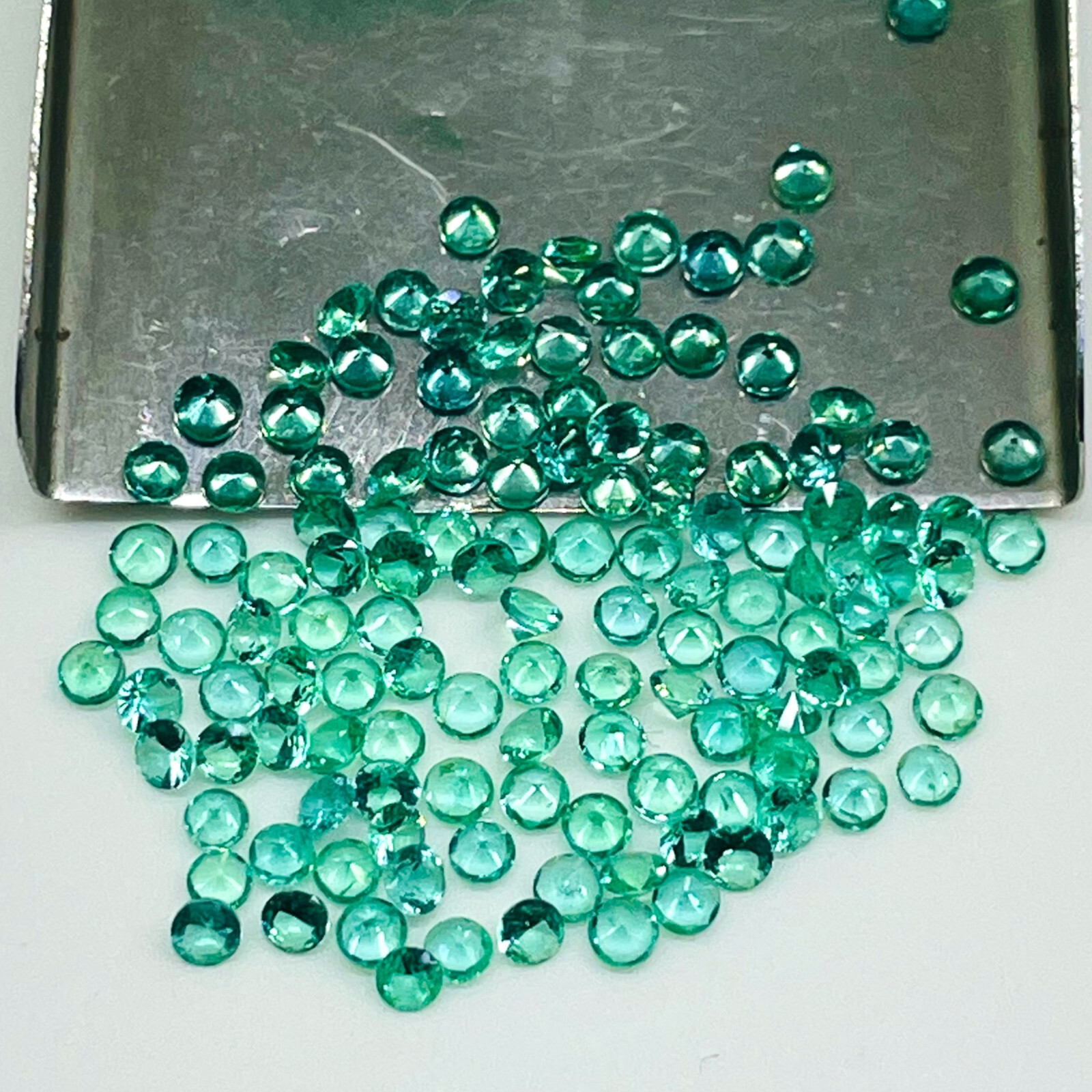 16 Pcs Natural Colombian Emerald 2mm Round Diamond Cut Loose Untreated Gemstones