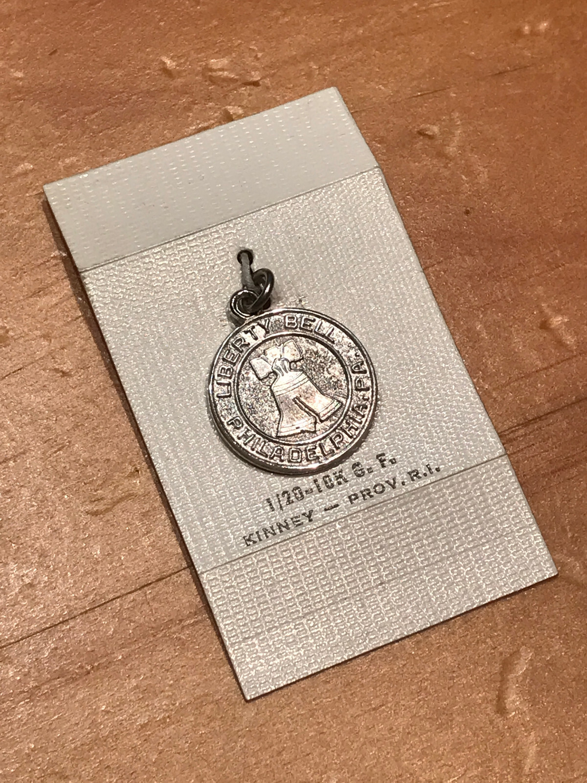 VINTAGE NEW OLD STOCK KINNEY LIBERTY BELL PHILADELPHIA PA CHARM PROV. R.I.