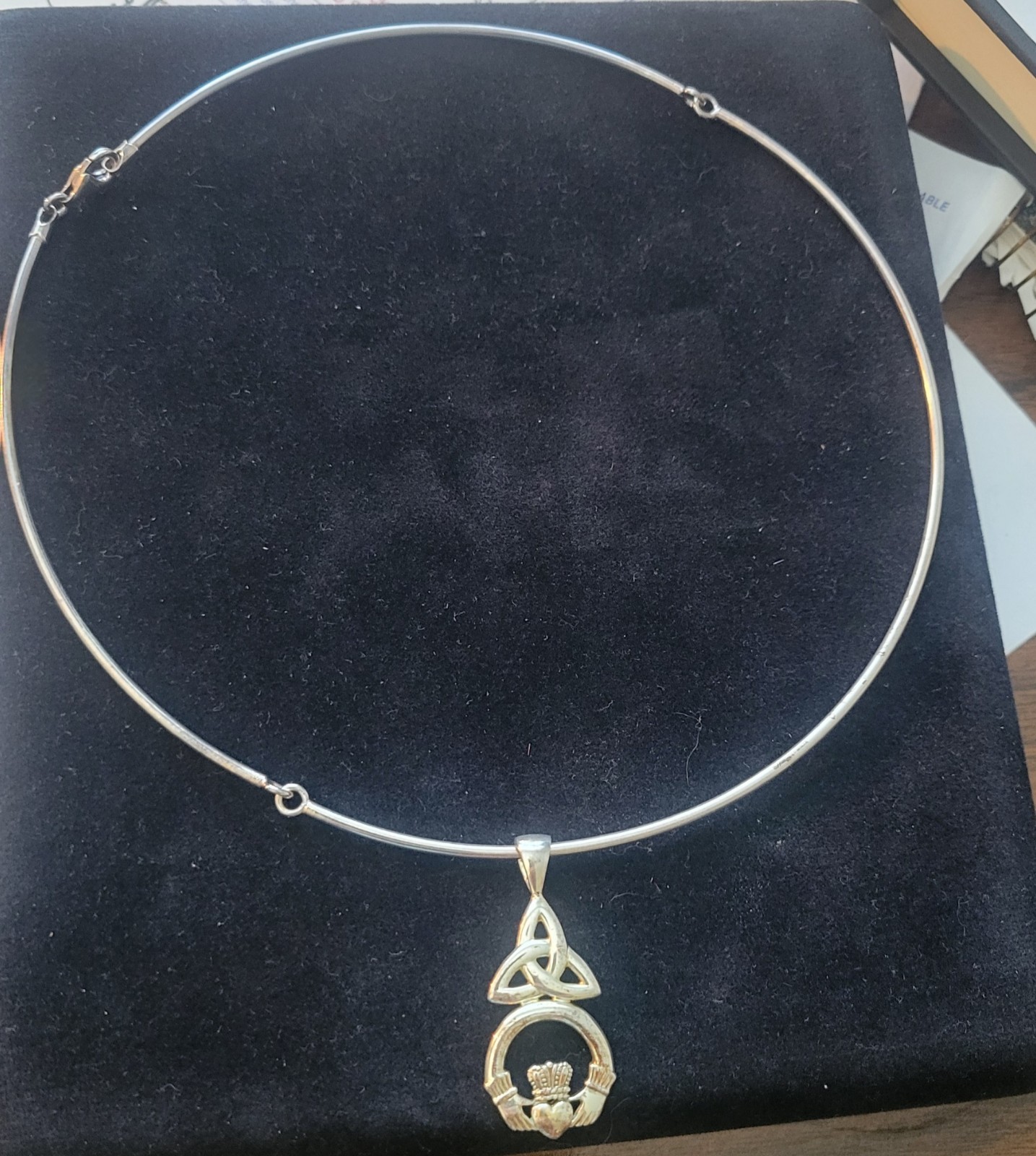 STERLING SILVER FLEXIBLE SECTION COLLAR NECKLACE CELTIC PENDANT w Display Box
