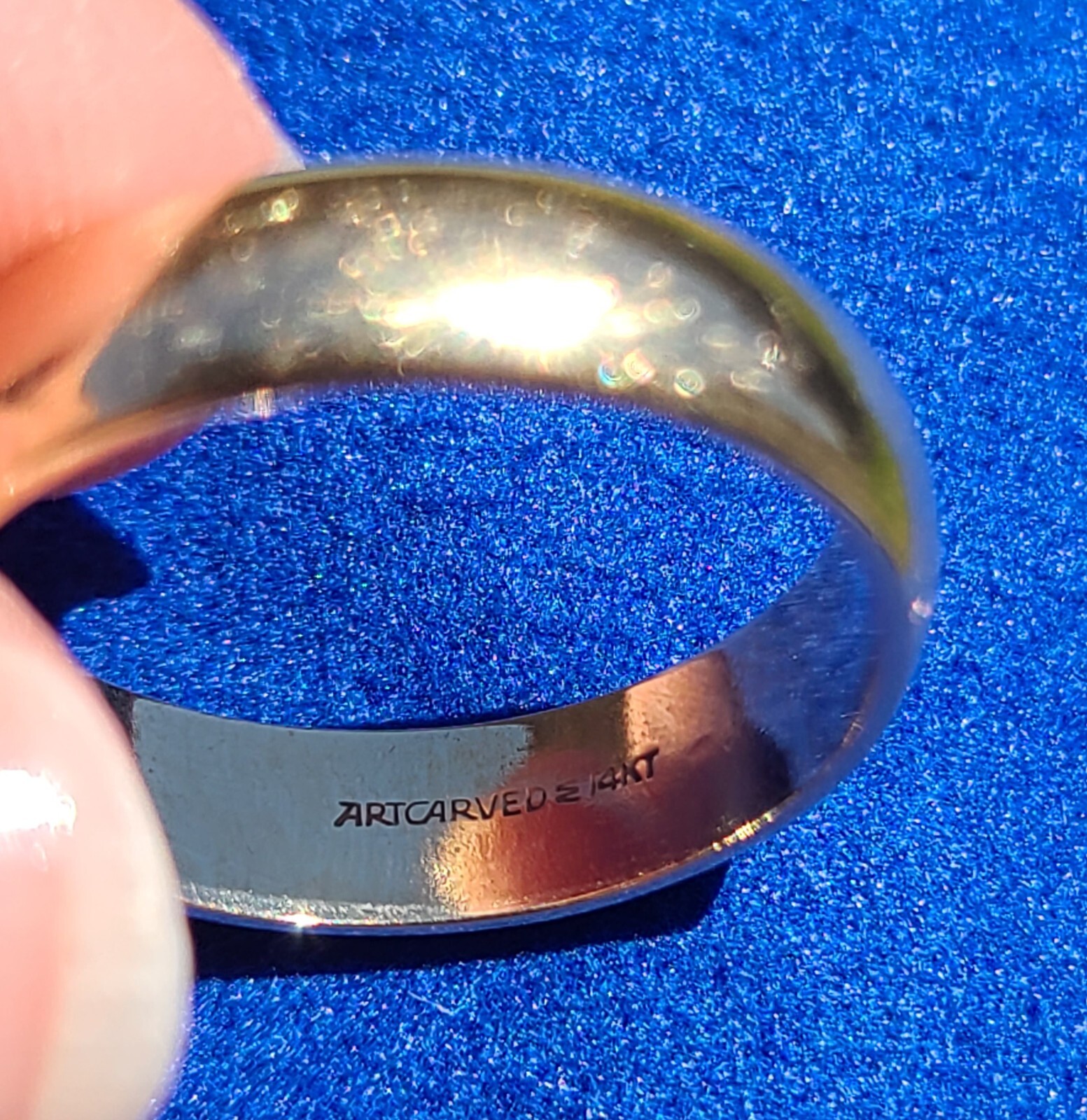 14k Yellow Gold Artcarved Brand Ring Size 7 with a 5mm Width