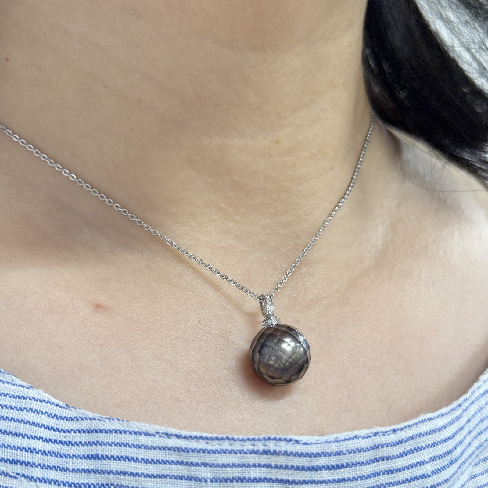Faceted 13.7mm Pigeon-Gray Round Tahitian Pearl Pendant, 18K White Gold & Dia.