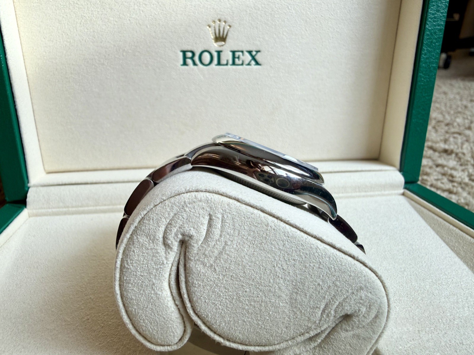 NEW Jan 2026 Rolex Oyster Perpetual 277200 31mm Green UNWORN