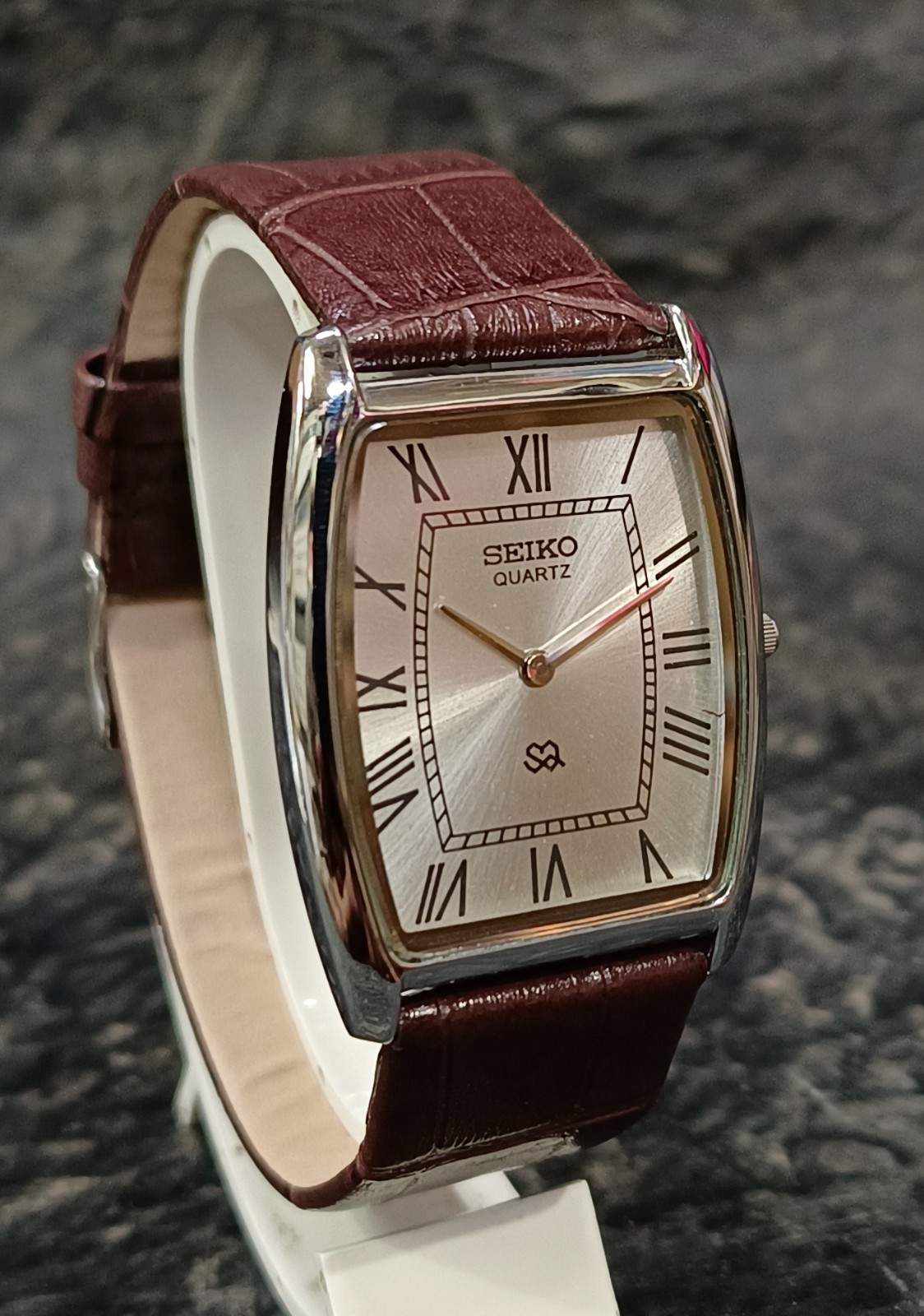 Seiko Quartz Slim Two Hands Dress Watch Classic Minimalist Wristwatch for Men