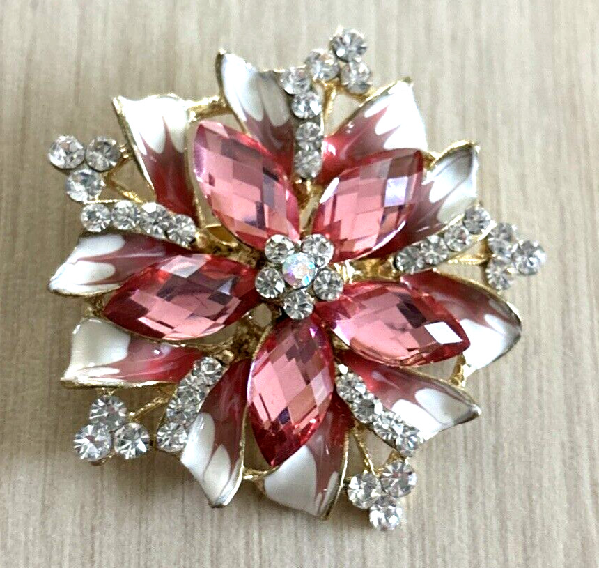 VINTAGE FLORAL BROOCH RHINESTONES & ENAMEL 2 1/2 INCHES ROUND JW 107