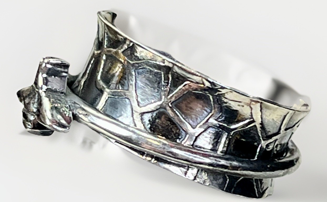 925 Honeycomb Sterling Silver Spinner Ring w/ Bee Accent Fidget Meditation Band
