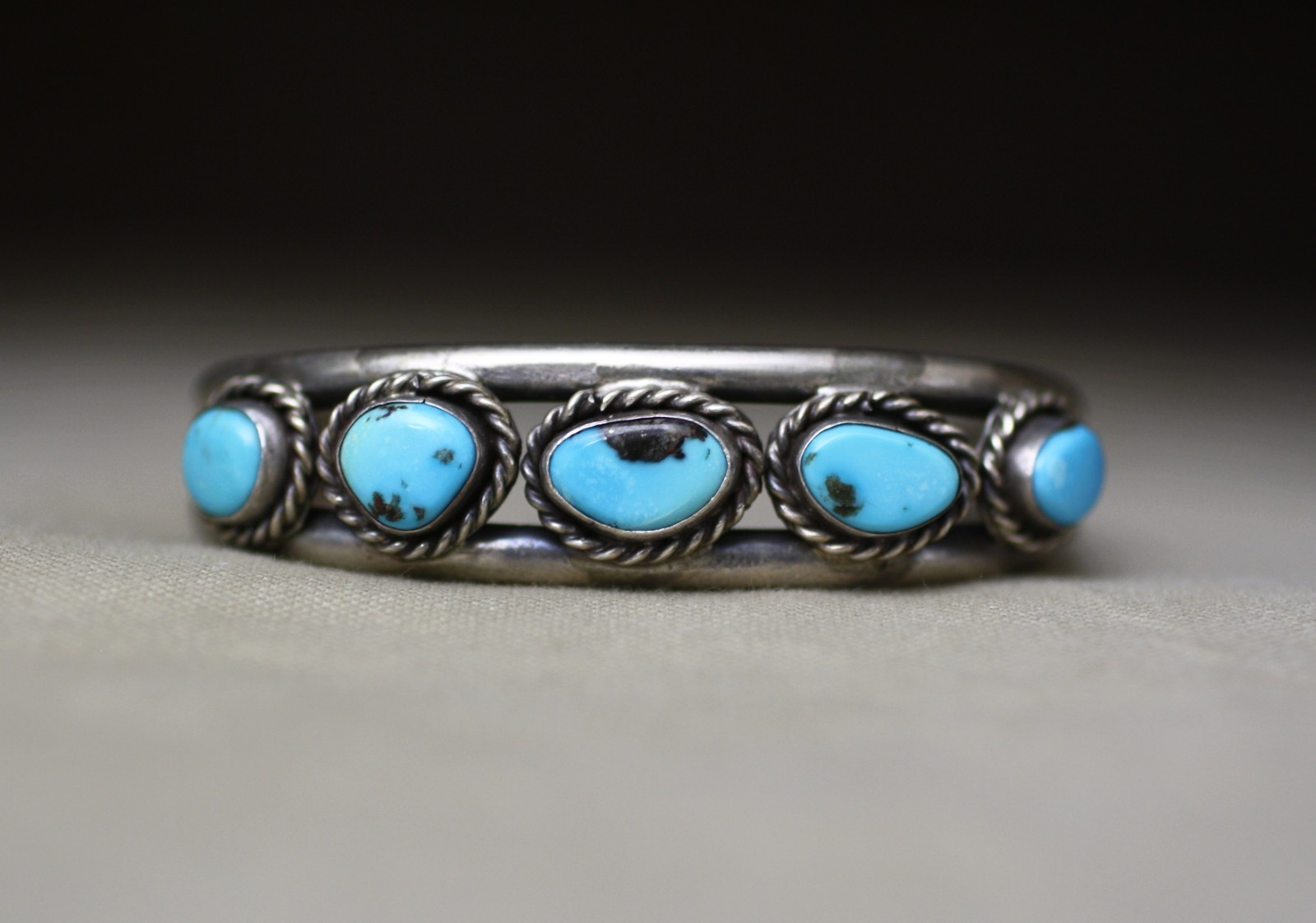 Vintage Navajo Native American Sterling Silver Turquoise Bracelet Cuff Size 6.75