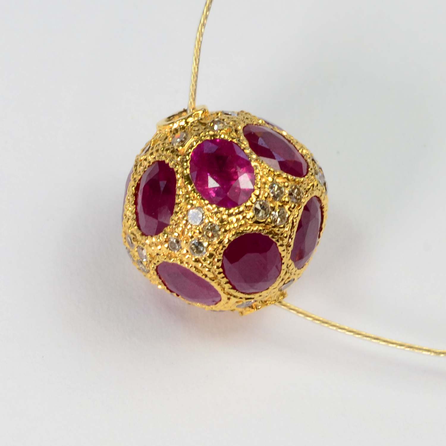12.3MM 18k Solid Yellow Gold Natural Ruby Champagne Diamond Spacer Pendant Bead
