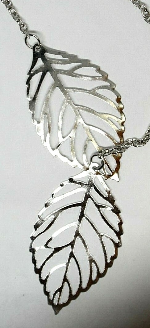 Double Leaf Necklace Silver or Gold Toned Adjustable Chain 17″ – 19″ Jewelry