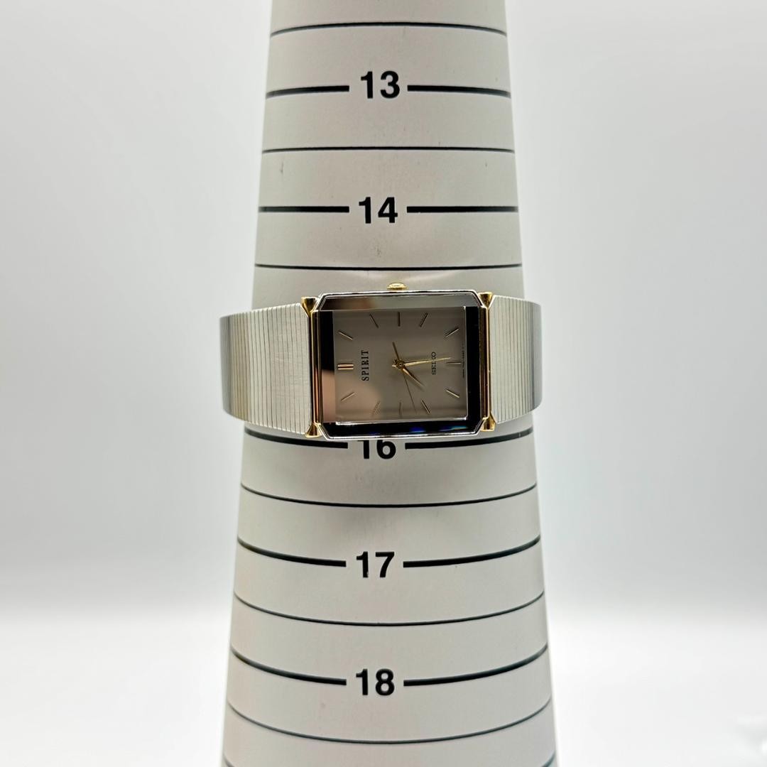 Working condition SEIKO SPIRIT wristwatch, gray dial, 3 hands, with box.