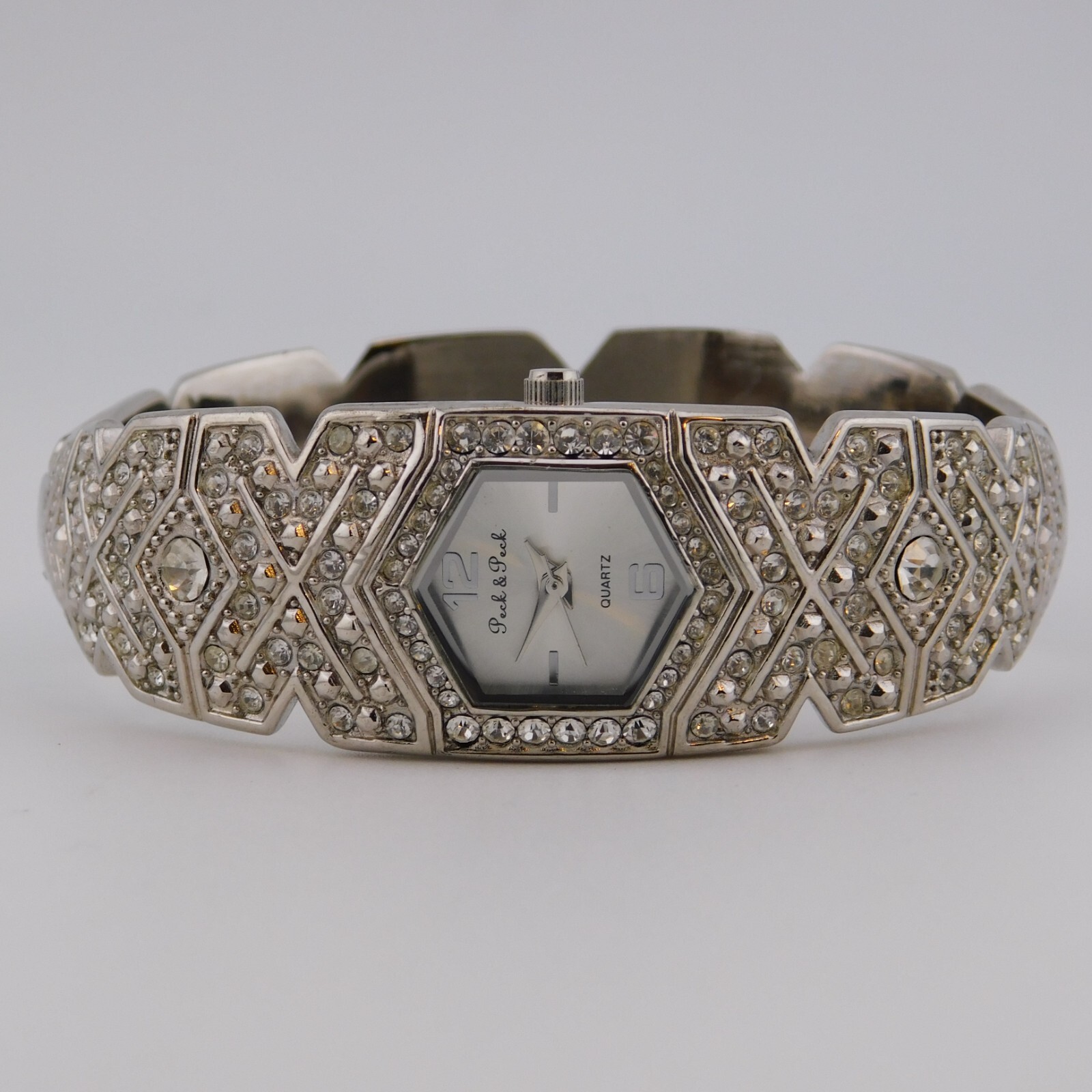 Peck & Peck PCP299 Silver Tone Quartz Women’s Watch Sz. 6 1/2″ New Battery