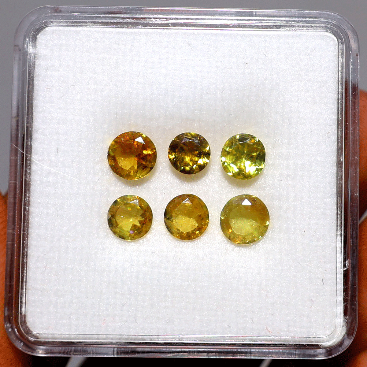 6 PC Natural Sphene Titanite Hi-Quality 4.4mm-5mm Round Faceted Cut Gemstone Lot