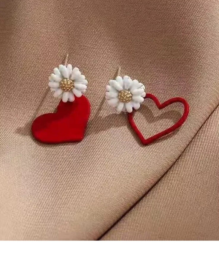 RED AND WHITE FLOWER ASYMMETRIC LOVE HEART SHAPE WOMAN EARRINGS