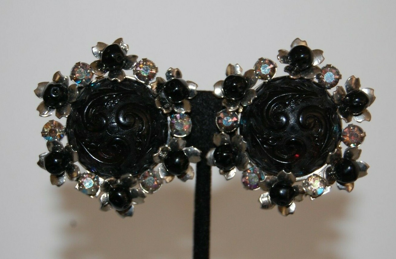 Elegant Vtg 80’s Couture Black Cabochon Beaded Flowers Silver Tone Clip Earrings