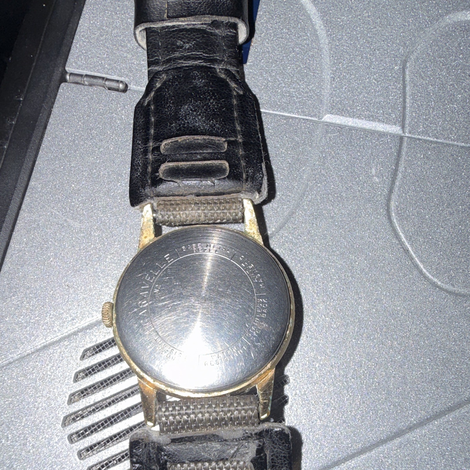 Caravelle 1972 vintage Manual Watch 17 Jewels Silver Dial Gold tone Case W/R