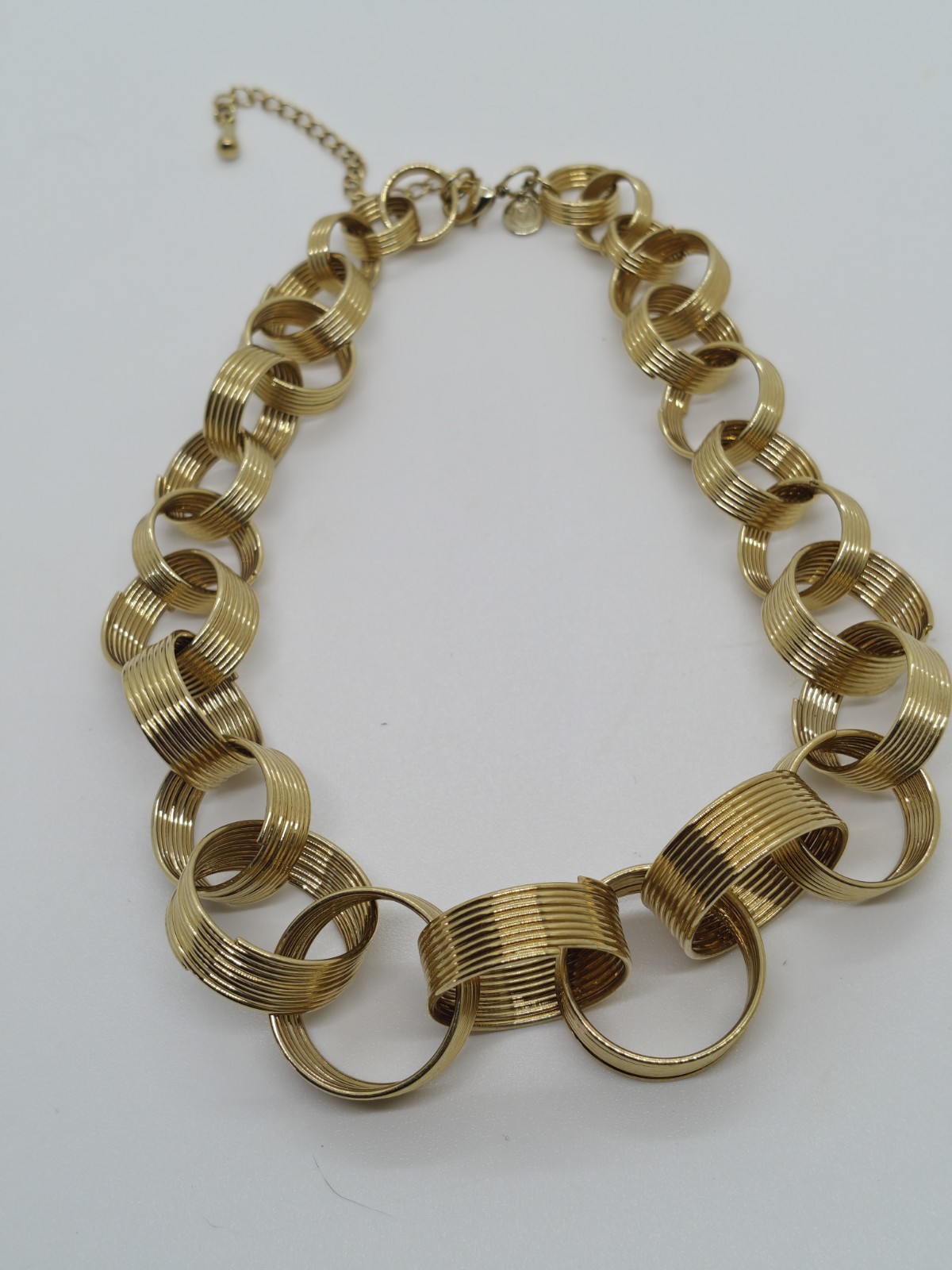 Gold Tone Spring Hoop Necklace 20 Cm Adjustable To Longer 24 Cm