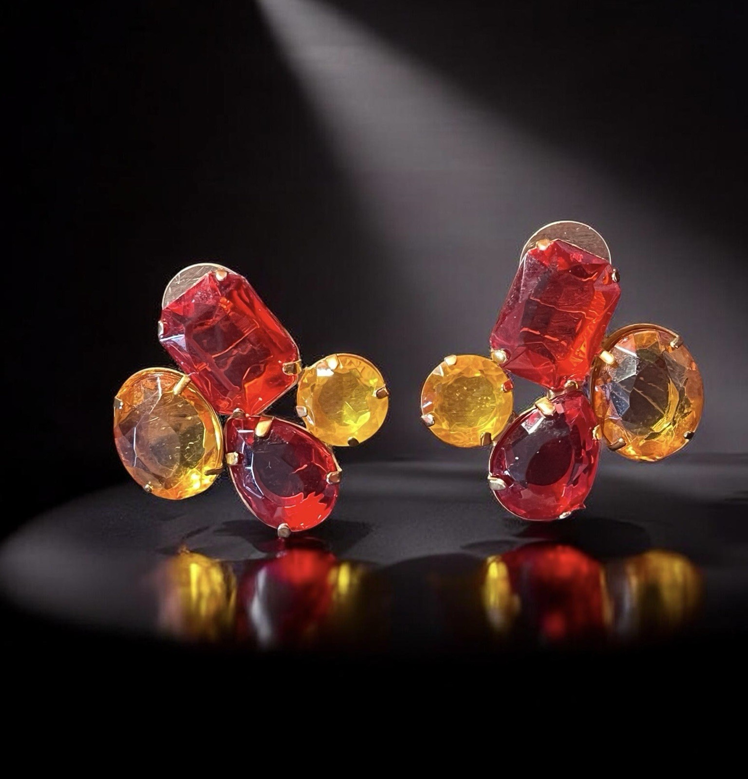 Vtg 1.5” Red & Citrine Glass Pierced Earrings Gold Tone Cluster Presidium Tested