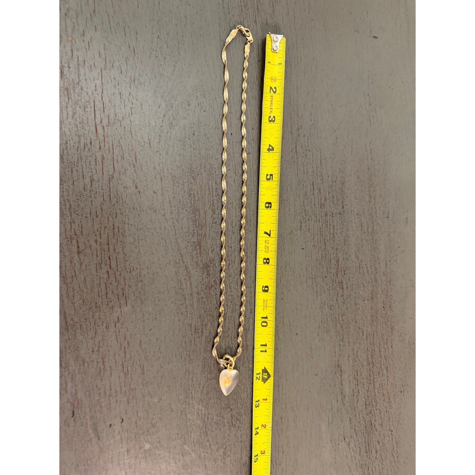 Vintage Gold Tone Twisted Singapore Chain Frosted Glass Heart Pendant Necklace