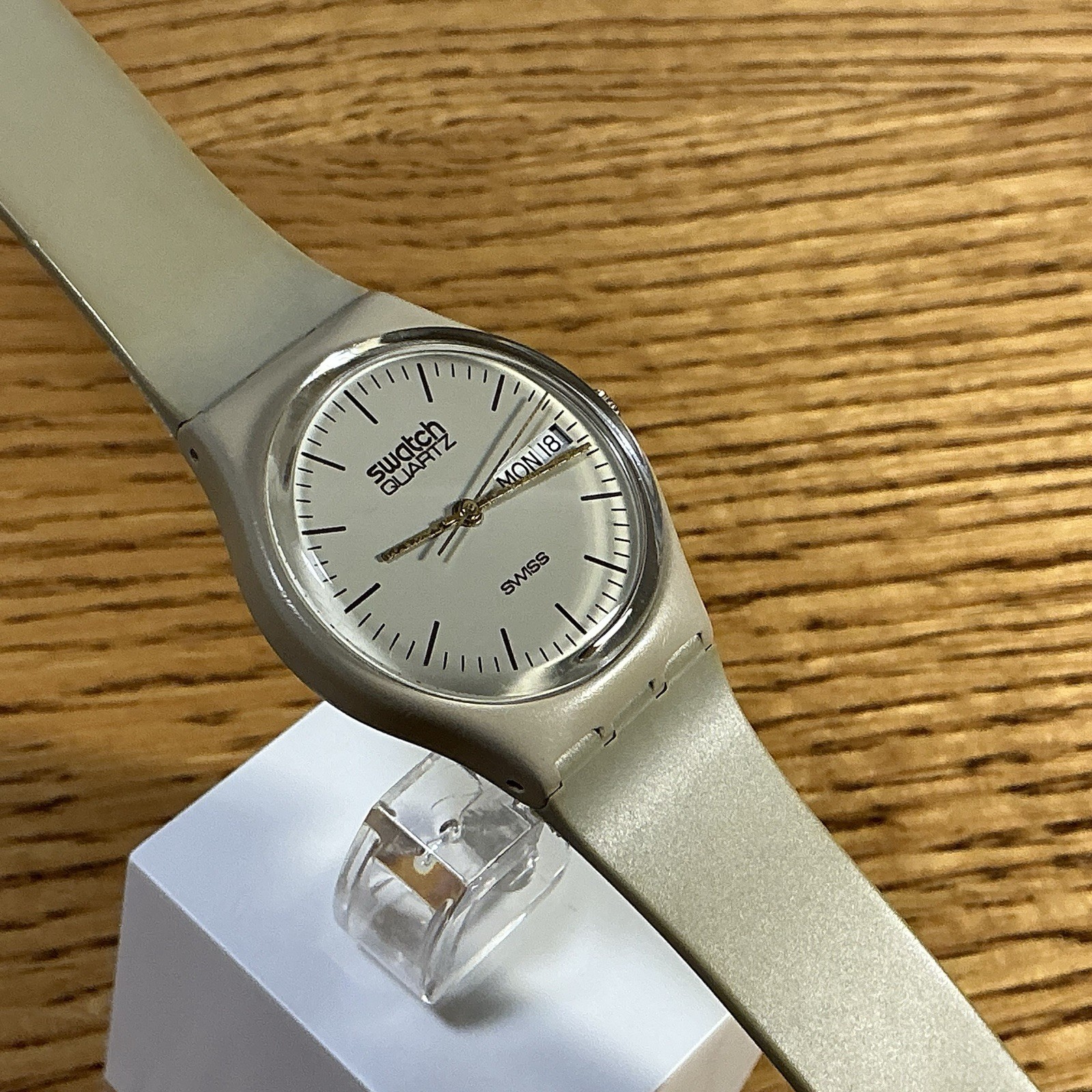 GT702 – 1983 – TAN – FIRST YEAR OF SWATCH – 34mm
