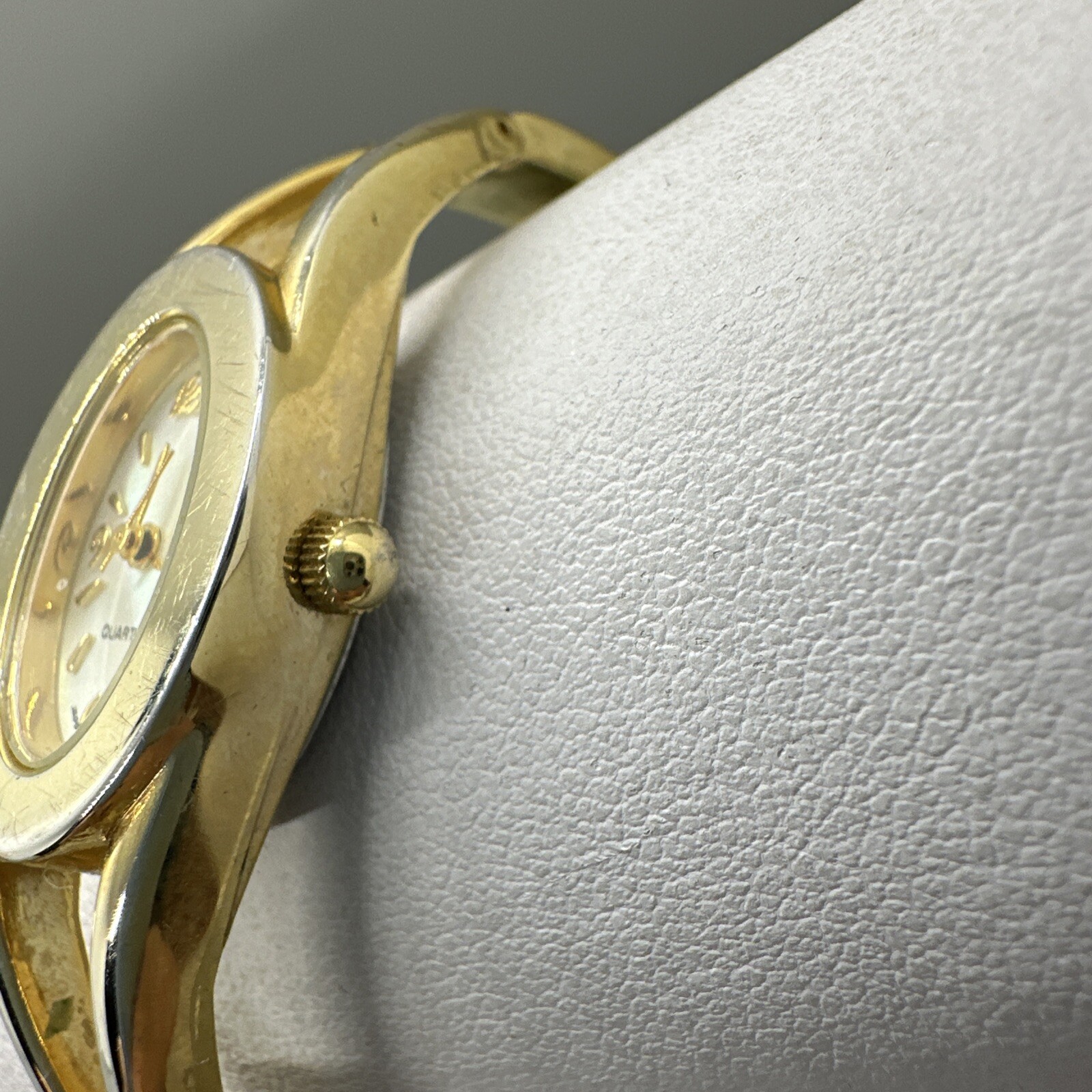 Vintage Ladies Advance Watch Gold Tone Cuff Bracelet 7.25 In, Scratched Dial