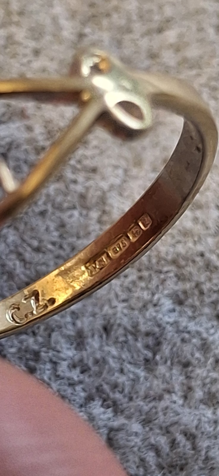 9ct Yellow Gold Ring, Stunning, Size N
