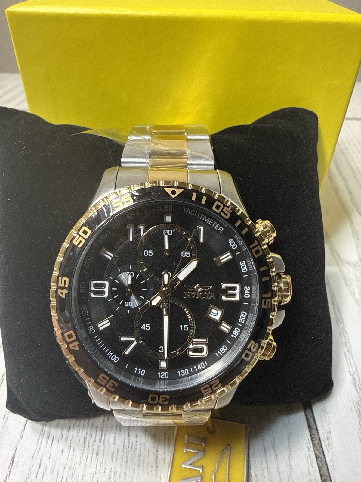 Invicta Men’s Quartz Chronograph Watch Black Dial gold sliver Steel 50m gift