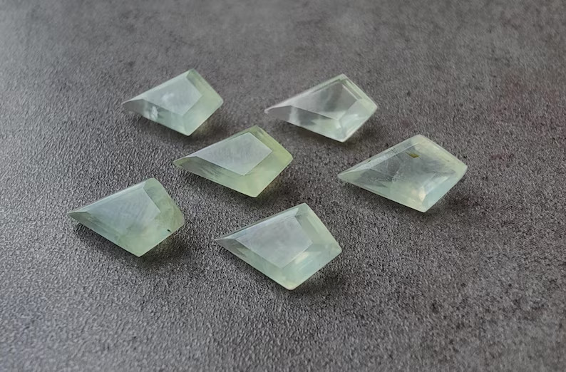 [WHOLESALE] NATURAL PREHNITE FACETED KITE SHAPE LOOSE GEMSTONE