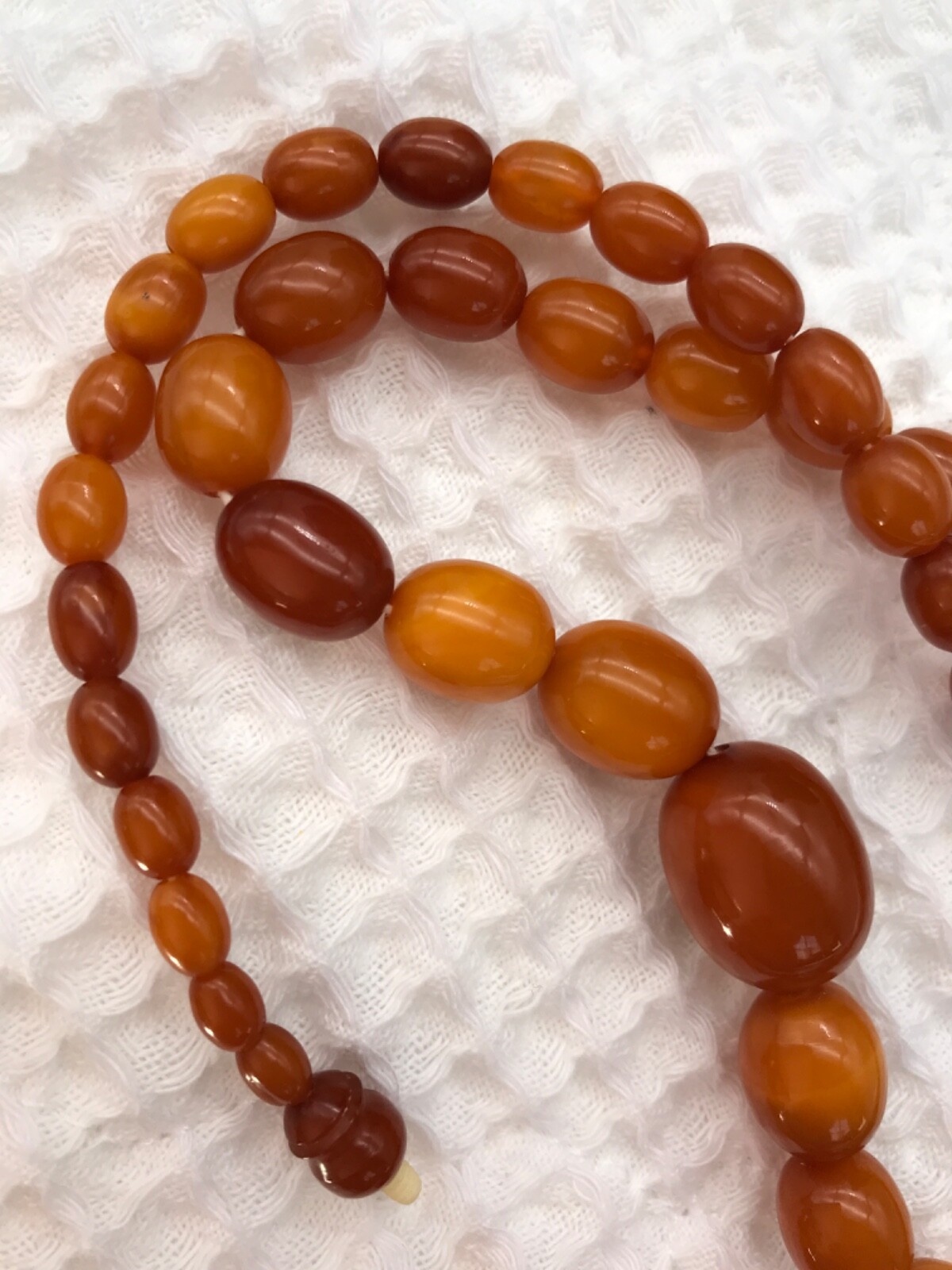 Vintage BUTTERSCOTCH BALTIC AMBER NECKLACE 26″ graduated beads 27g – Exquisite!