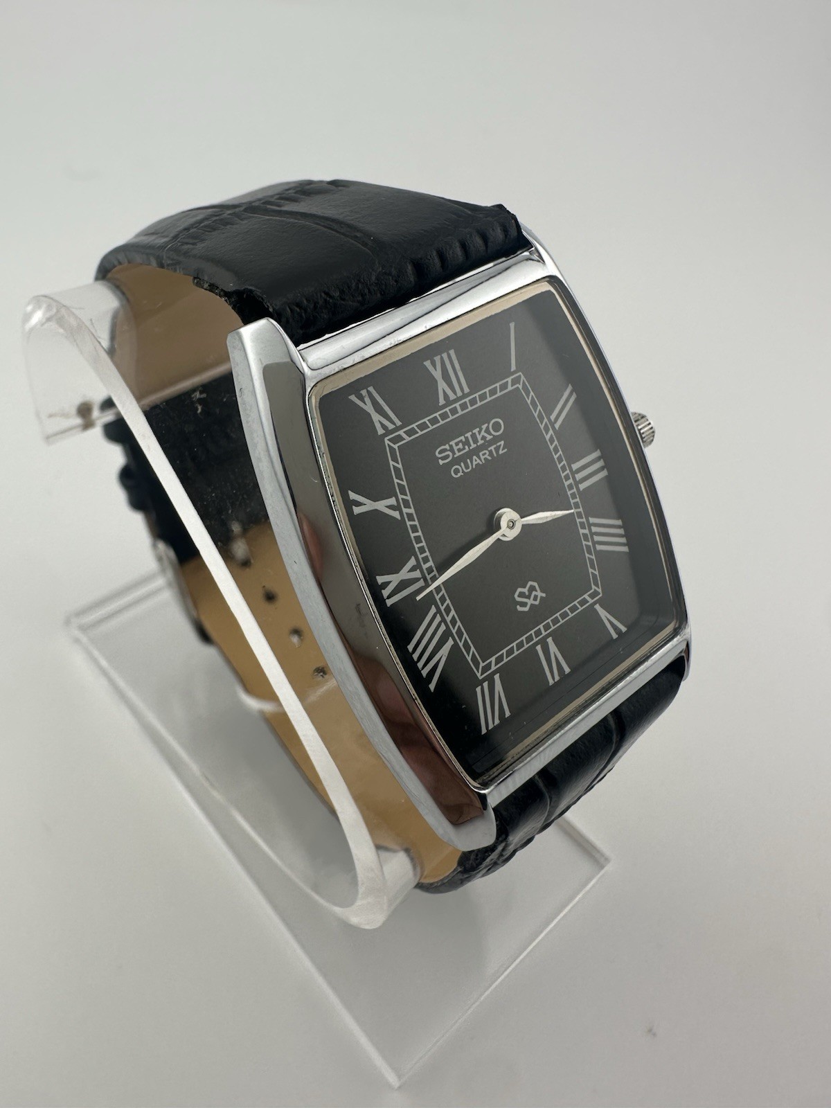BLACK DIAL Vintage Seiko Slim Quartz Men’s Wrist Watch