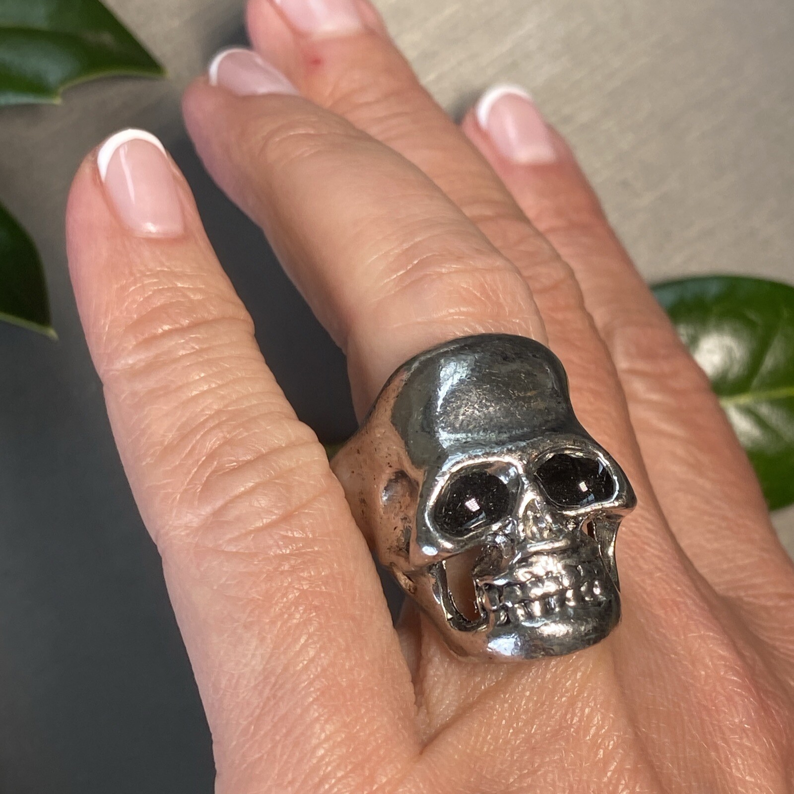Vintage Mens Skull Ring Estate Jewelry Pre-Owned Size 11 Macabre