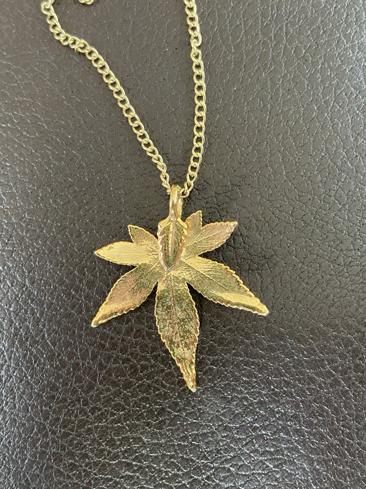 10kt Yellow Gold Cannabis Marijuana Weed Pot Sweet Leaf Charm Pendant Vintage