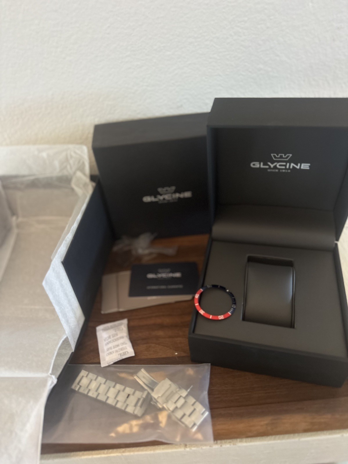 Glycine Combat Sub GL0388 watch w/ Box, Papers, xtra bracelet & coke bezel. MINT
