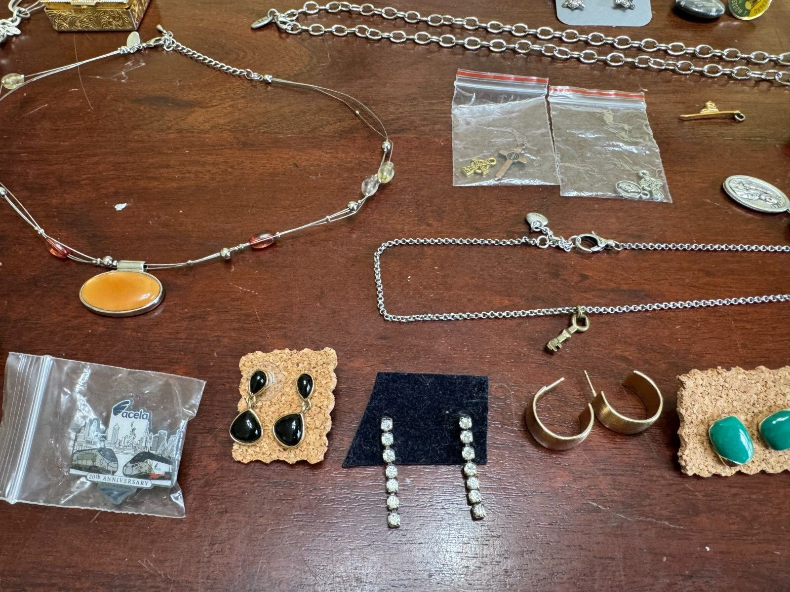 MIXED JEWLERY LOT – EARRINGS, RINGS, BRACELETS, NECKLACES, PINS- MORE