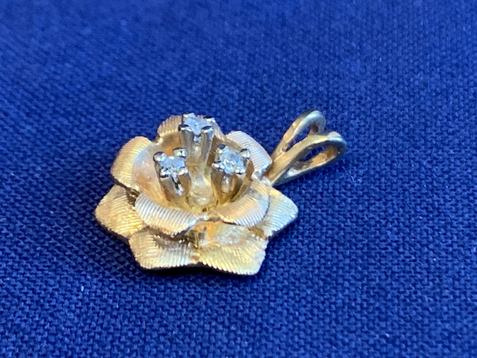 14K Yellow Gold Diamond Flower Pendant 3.29g Fine Jewelry Rose Charm *READ*