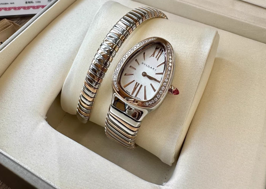 Bu lgari SERPENTI Series Double-Ring Snake-Shaped Women’s Watch