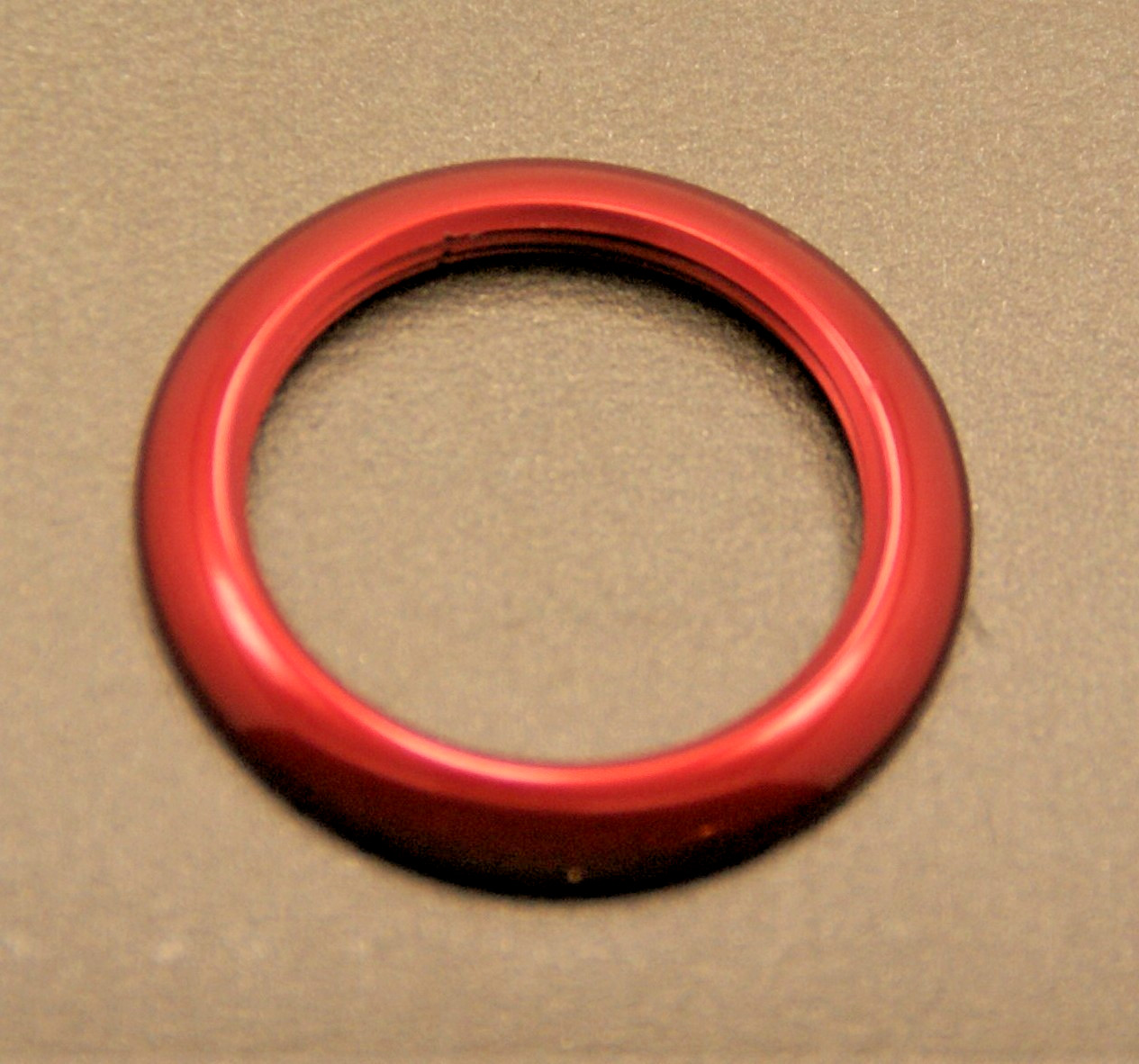 New Gucci Metal Bezel – Ruby Red – for 1100, 1200 and 11/12.2 Watches