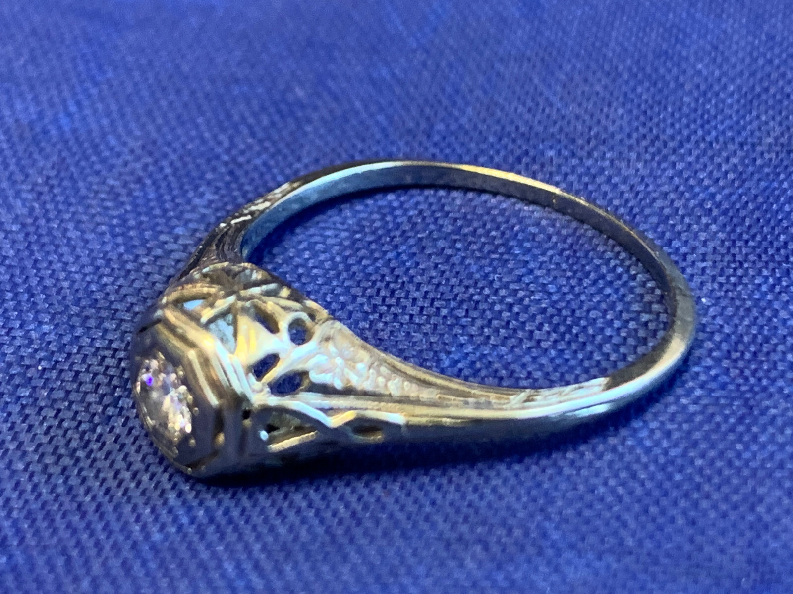 Vtg 18k White Gold Ring 2.29g Fine Jewelry Size 8 Band Clear Round Stone Bezel