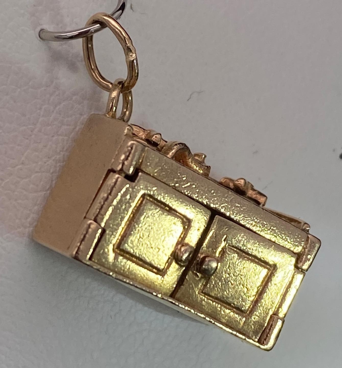14k Yellow Gold Kitchen Sink Charm Pendant inch C163
