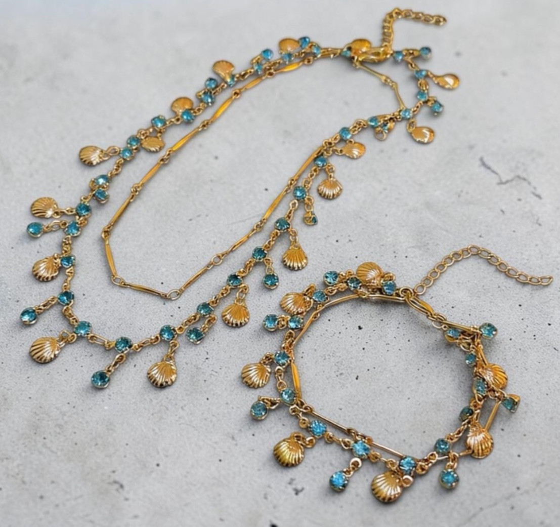 Blue Layered Necklace & Bracelet Set Gold Tone Elegant Seashell Beach Vacation