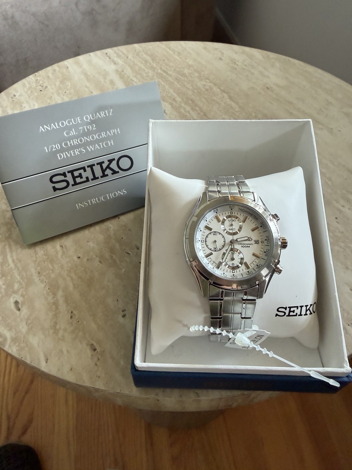 Seiko White Men’s Watch – SNDC35. ( never worn) with paper work