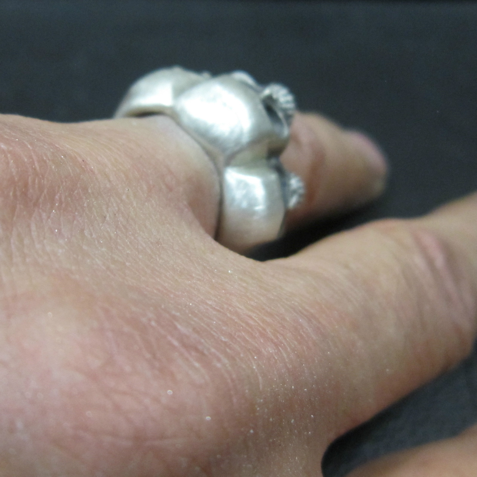 MJG STERLING SILVER TRINITY 3 SKULL RING. BIKER. GUITAR PLAYER. SZ 11. 23 G