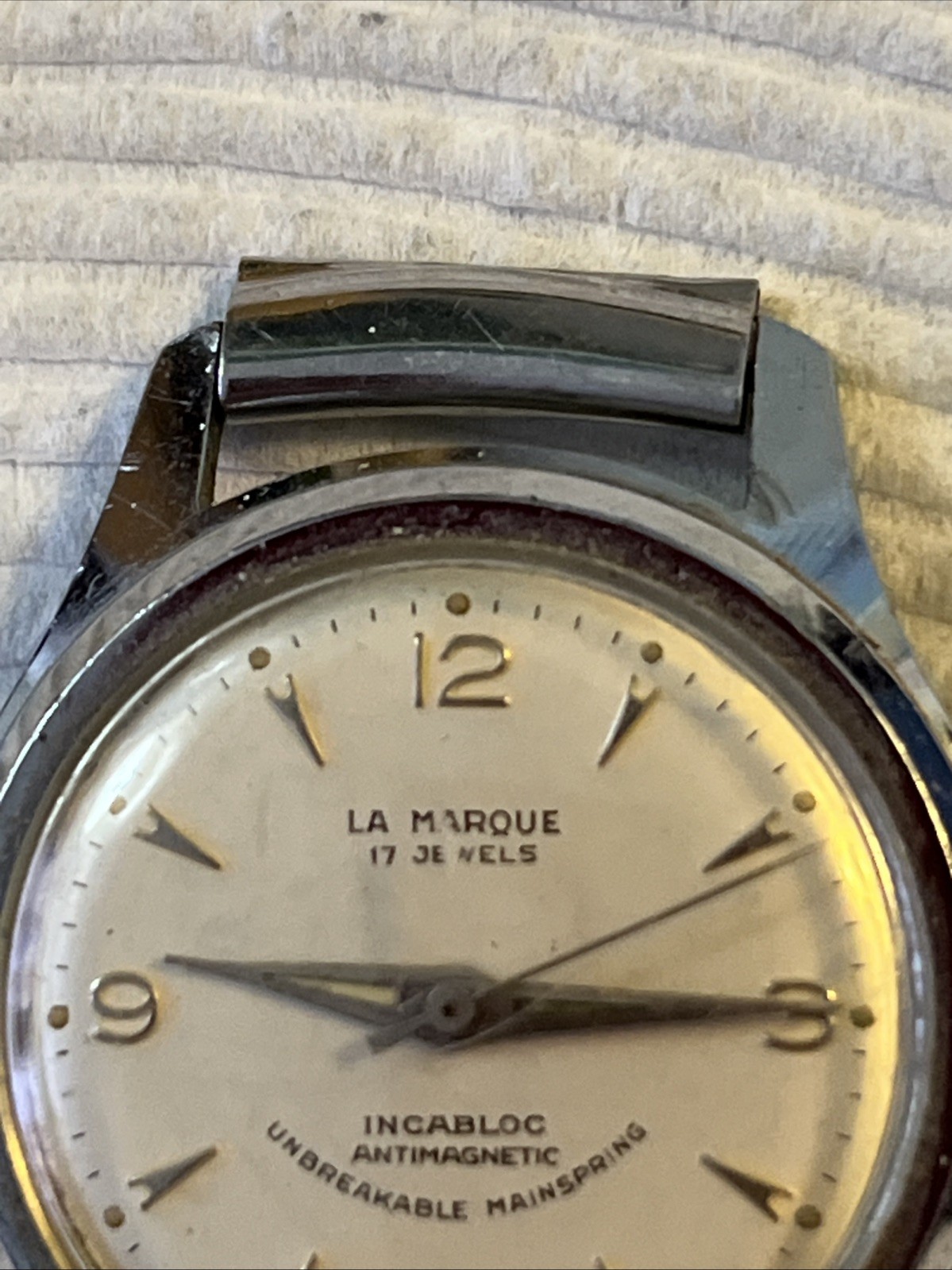 La Marque 17 Jewels Watch Unbreakable Mainspring Incabloc winds