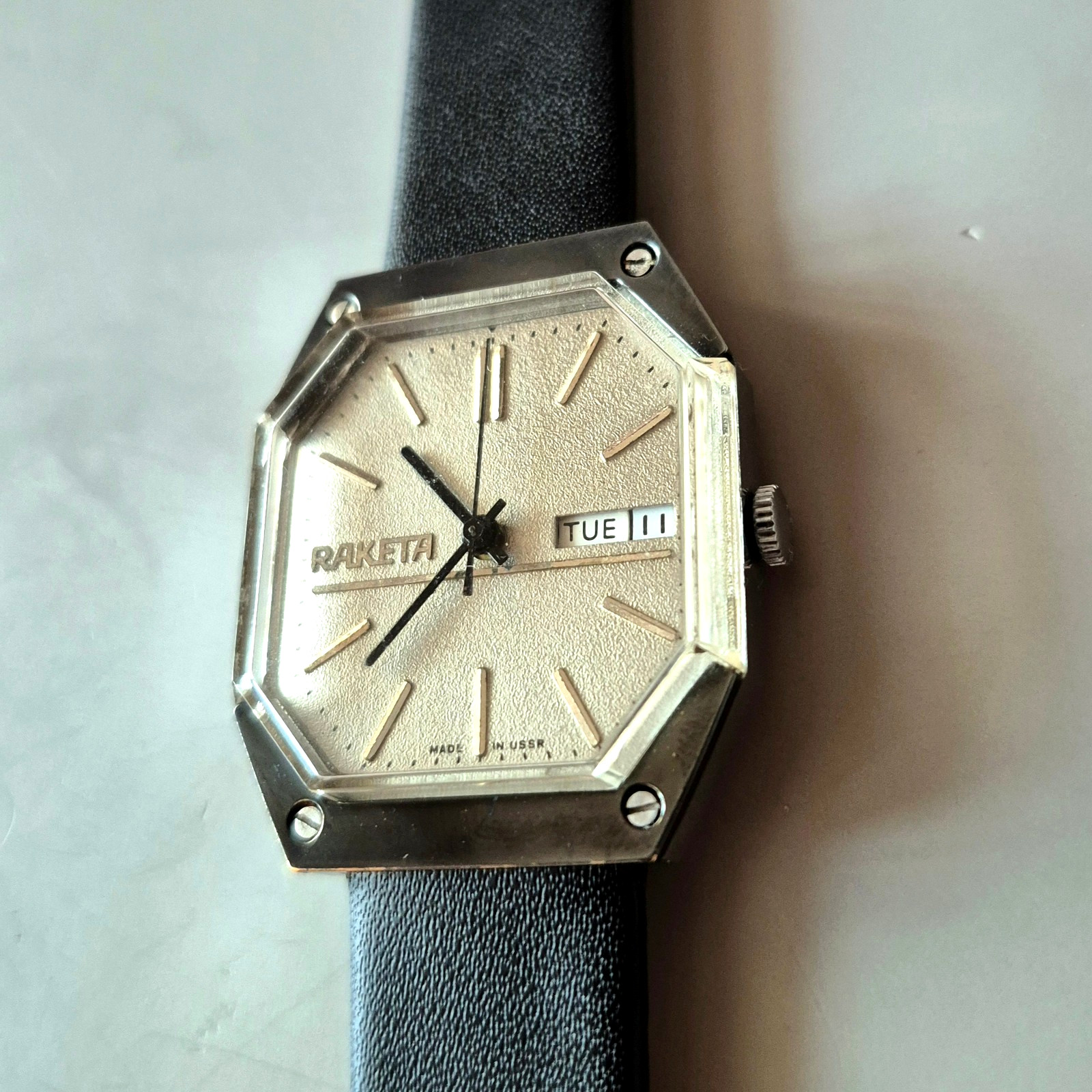 Vintage Raketa Star Wars Soviet Mechanical Watch 2628.H Day Date USSR 18J