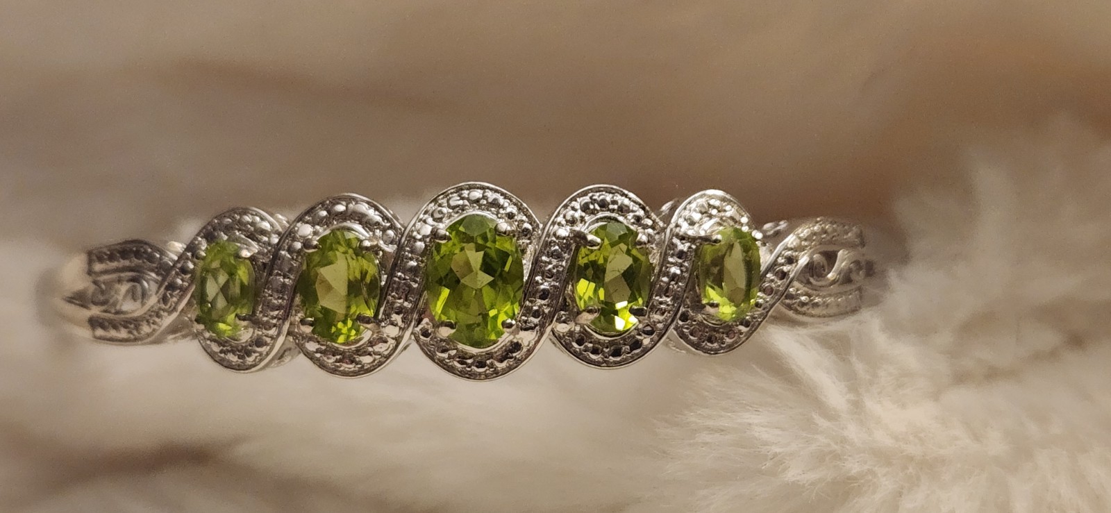 Signed STS Karis Green Gemstone Hinged Bangle 7.5” Bracelet New