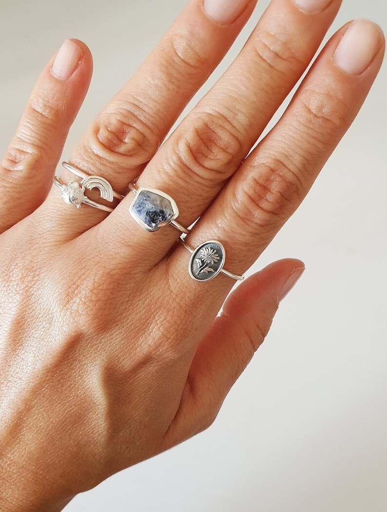 Elegant Oval Floral Engraved Ring, Minimalist Botanical Design Jewelry for Women