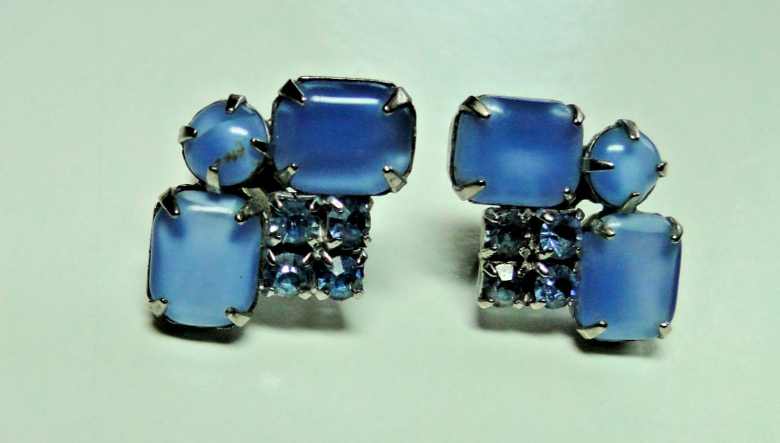 Vintage Periwinkle Moon Stone & Light Blue Rhinestones Screw Back Earrings