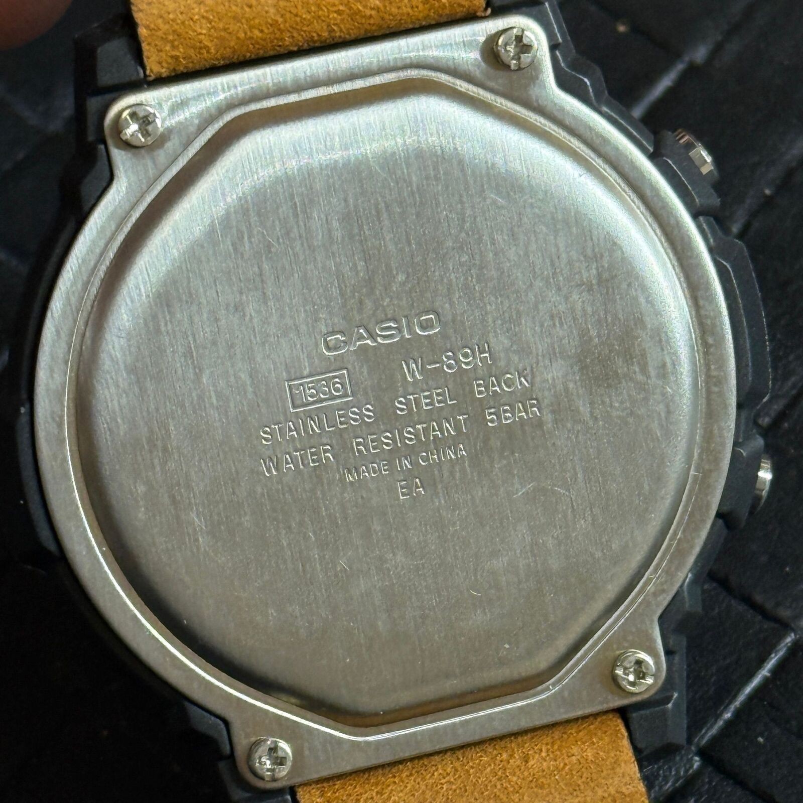 Casio W-89H – 44mm