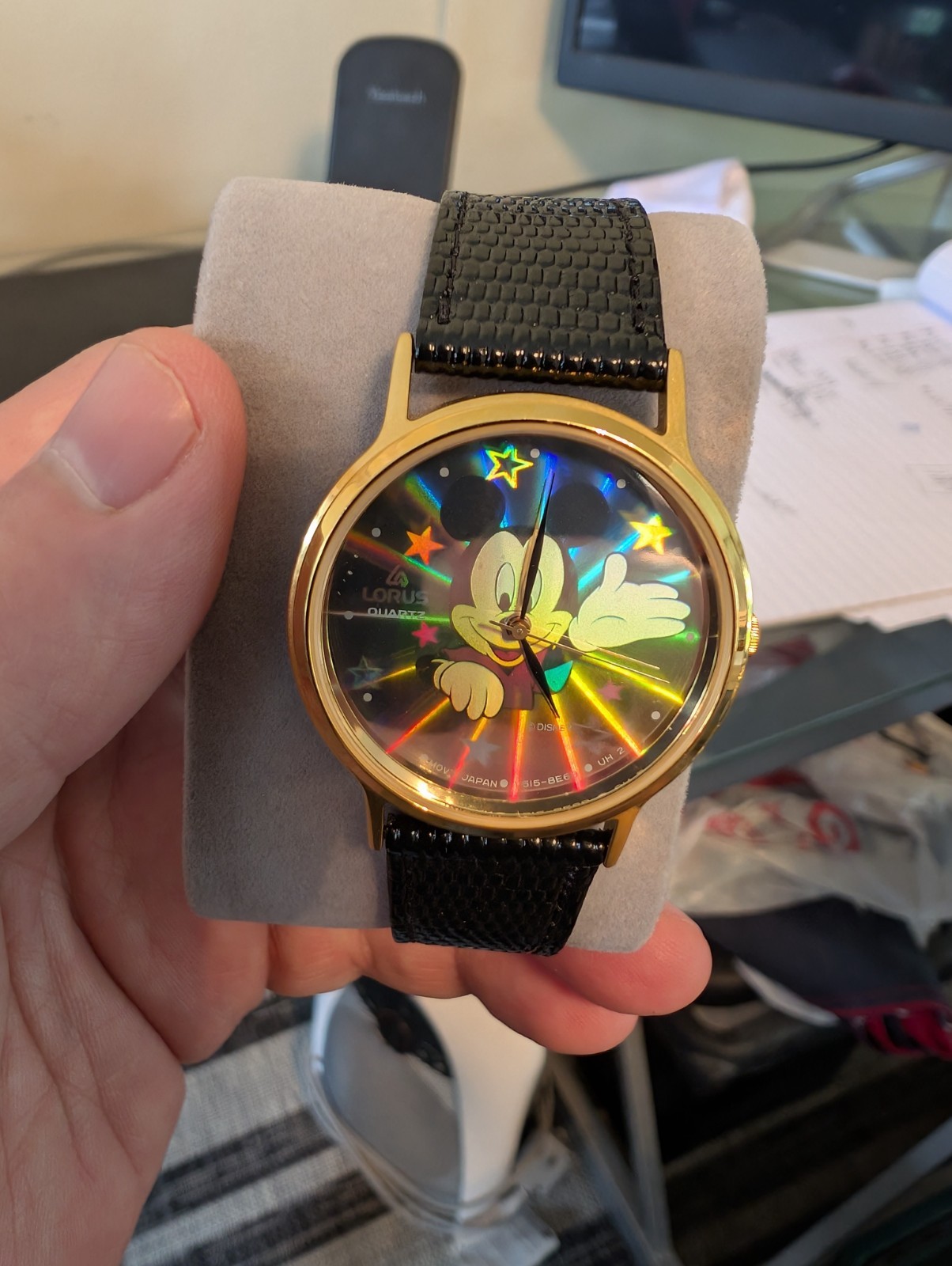 Vtg Lorus Seiko Disney Mickey Mouse Hologram Watch V515-8E68 Gold Tone New Batte