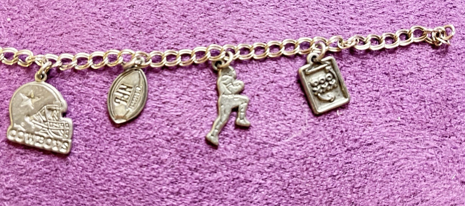 NFL Dallas Cowboys Silver Tone Charm Cable Chain Bracelet Dangles Lobster Clasp