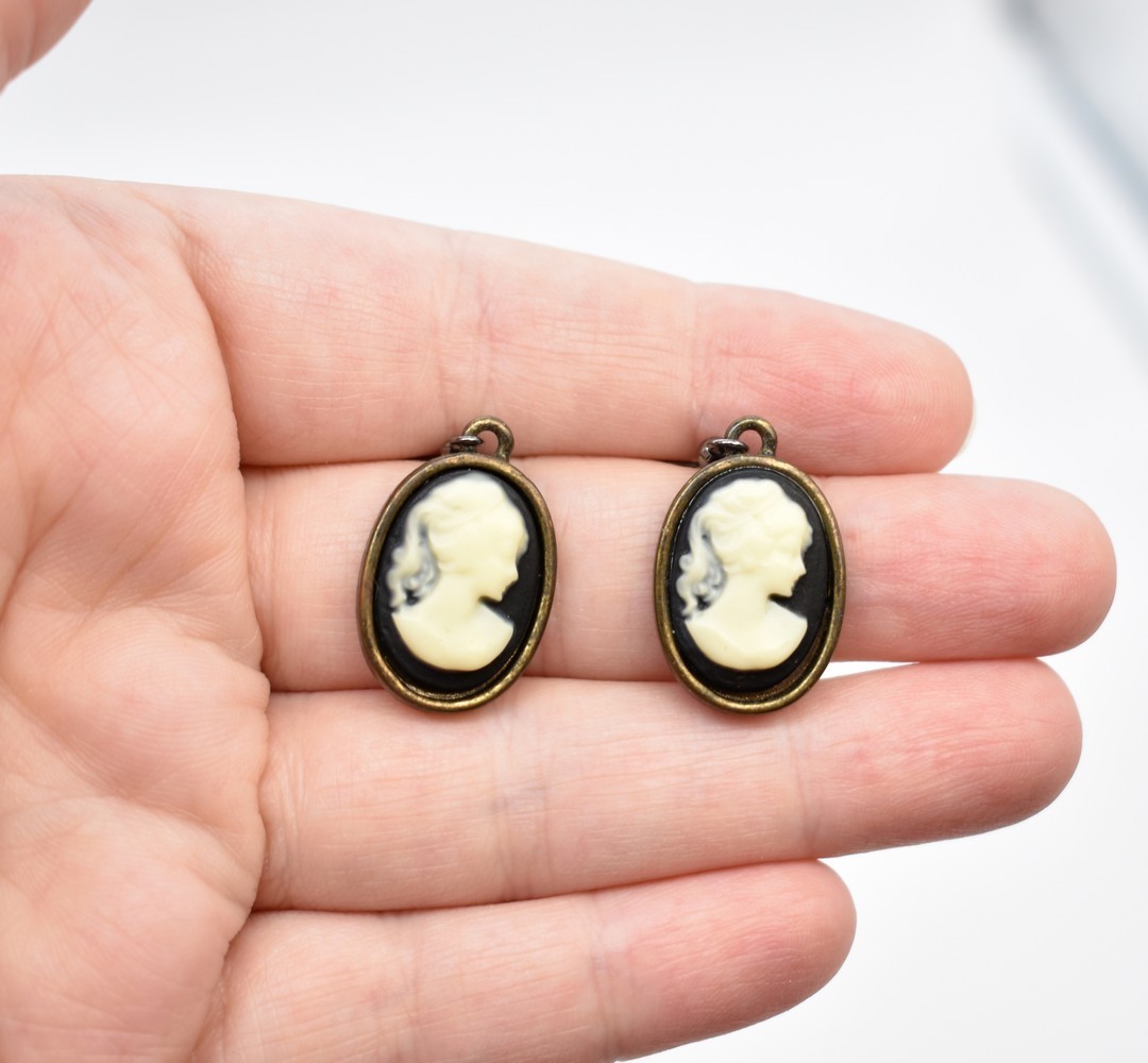1 5/8″ Vintage Black & Cream Lady Cameo Oval Dangle Hook Earrings Black Plated